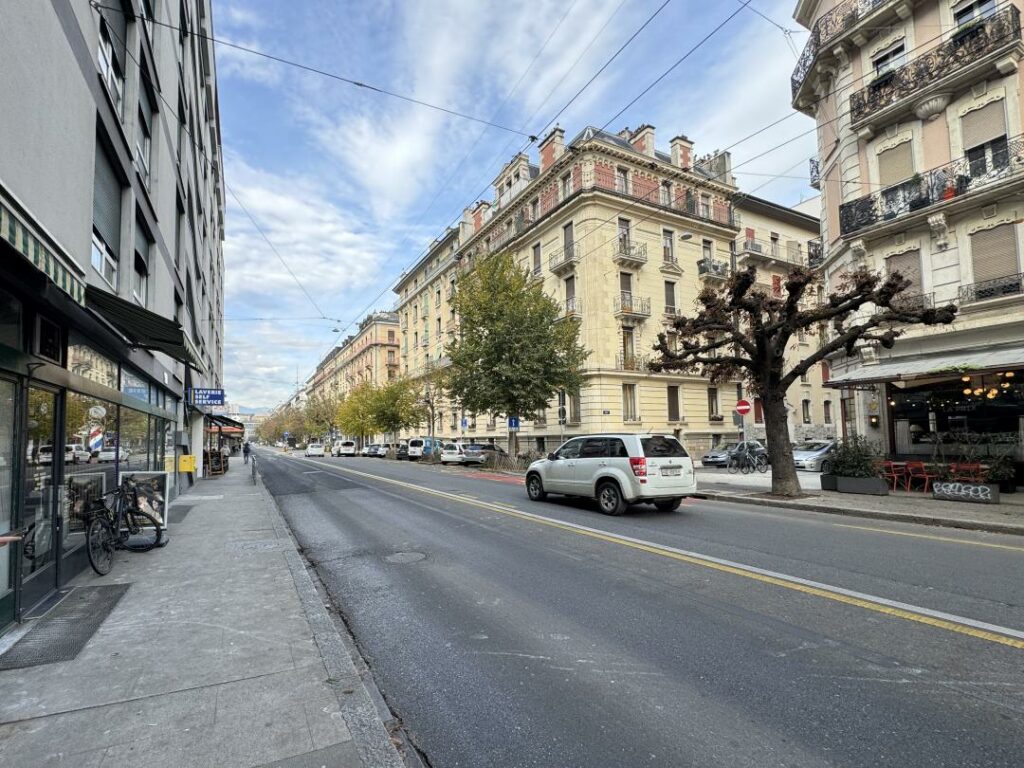 Umgebung des Kiosks, in dem sich der Bitcoin-ATM in Genf befindet