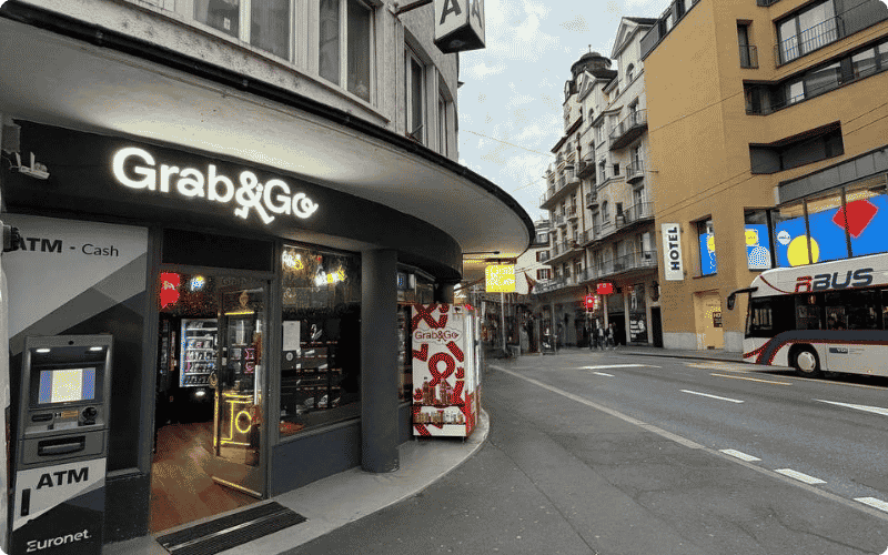 Foto eines Bitcoin ATMs in Luzern